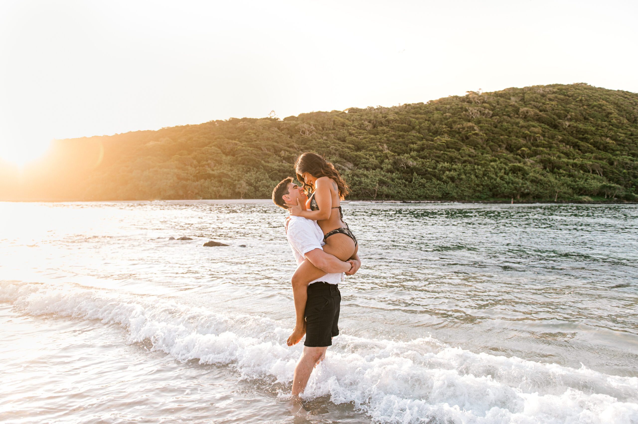 gold coast beach engagement photos